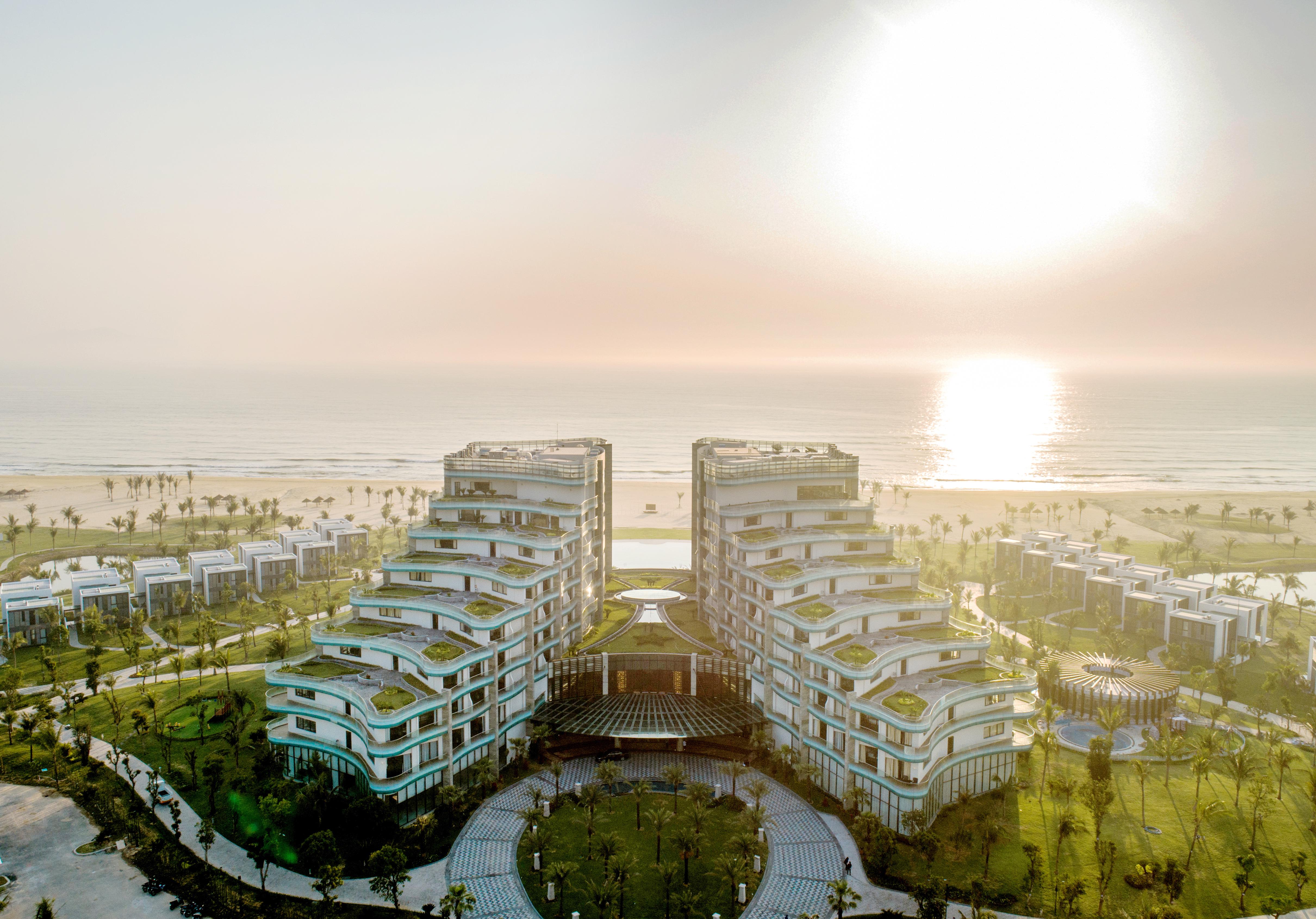 วินเพิร์ล รีสอร์ต แอนด์ กอล์ฟ นาม ฮอยอัน Hotel Ha Binh ภายนอก รูปภาพ